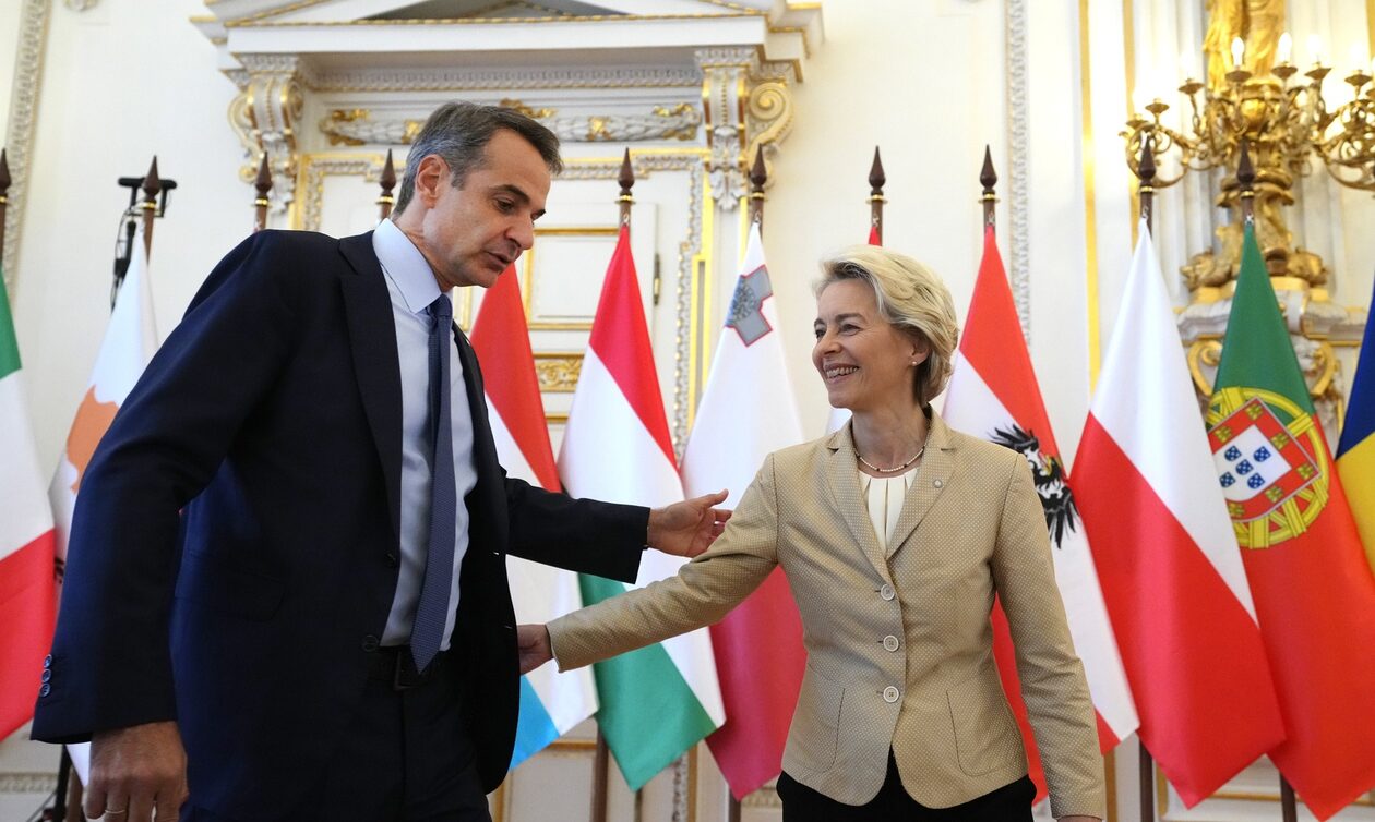 Φον ντερ Λάιεν σε Μητσοτάκη για φωτιές: Η Ελλάδα μπορεί πάντα να βασίζεται στην ευρωπαϊκή αλληλεγγύη