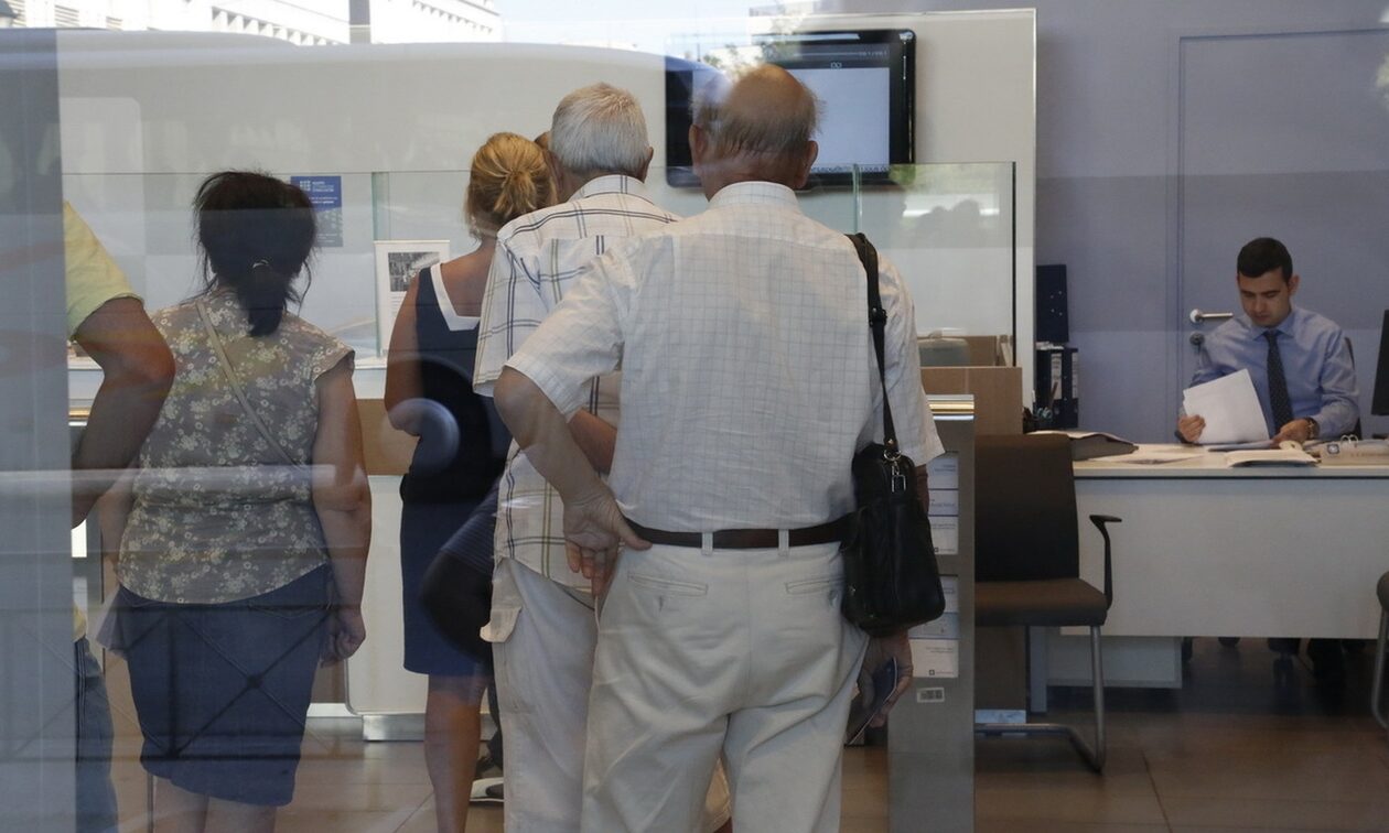 Συντάξεις Αυγούστου 2023: Εβδομάδα πληρωμών – Πότε θα δουν λεφτά οι συνταξιούχοι