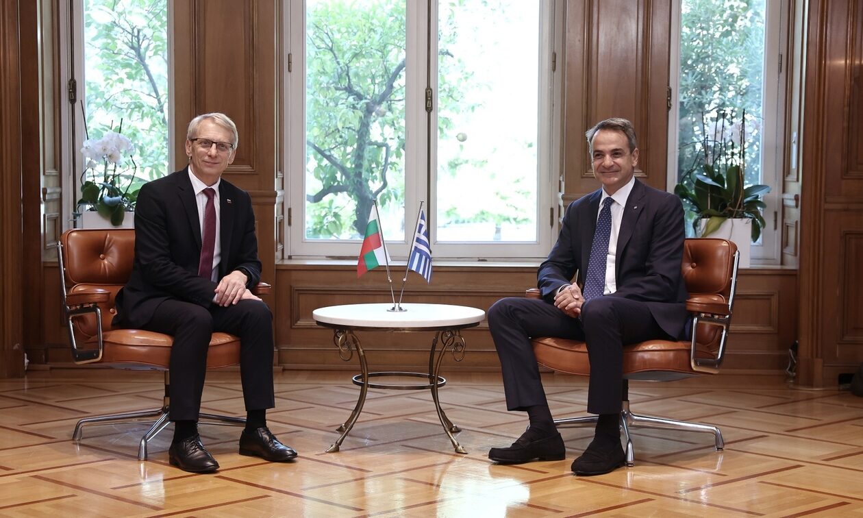 Μητσοτάκης – Ντένκοφ: Συνεργασία Ελλάδας – Βουλγαρίας σε ενέργεια, μεταφορές και ασφάλεια