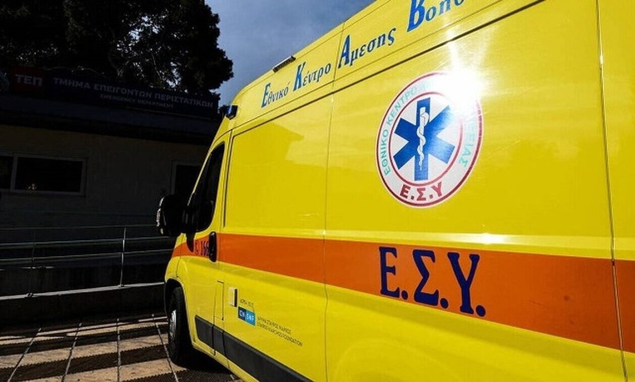 Χαλκιδική: ΙΧ συγκρούστηκε με φορτηγό και αυτό παρέσυρε οδηγό τρίτου οχήματος – Νεκρός 49χρονος