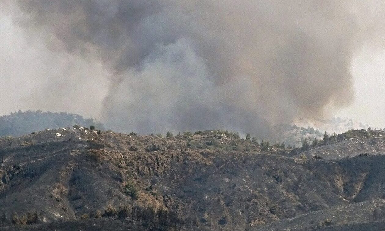 Φωτιά στην Κάρυστο: «Δεν έρχεται νερό κάτω» – Ηχητικό ντοκουμέντο με την έκκληση πυροσβέστη