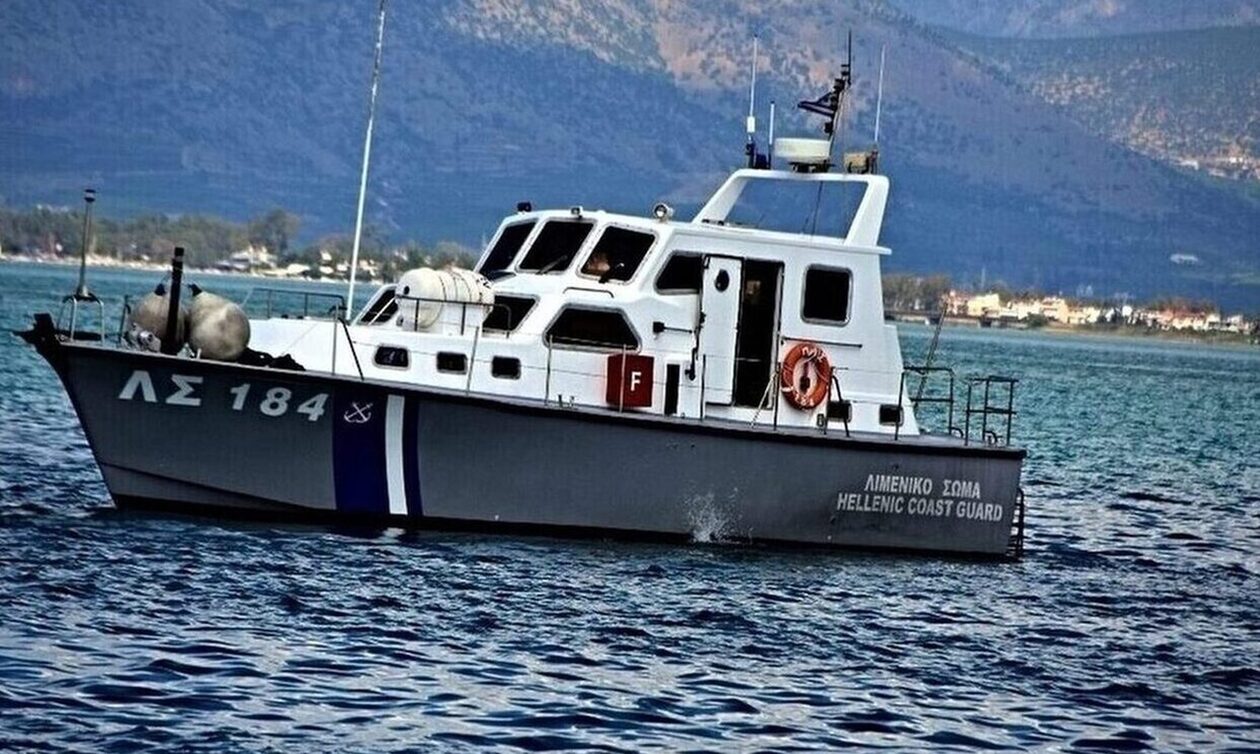 Φωτιά στην Κέρκυρα: Σε ετοιμότητα δύο πλοία του Λιμενικού