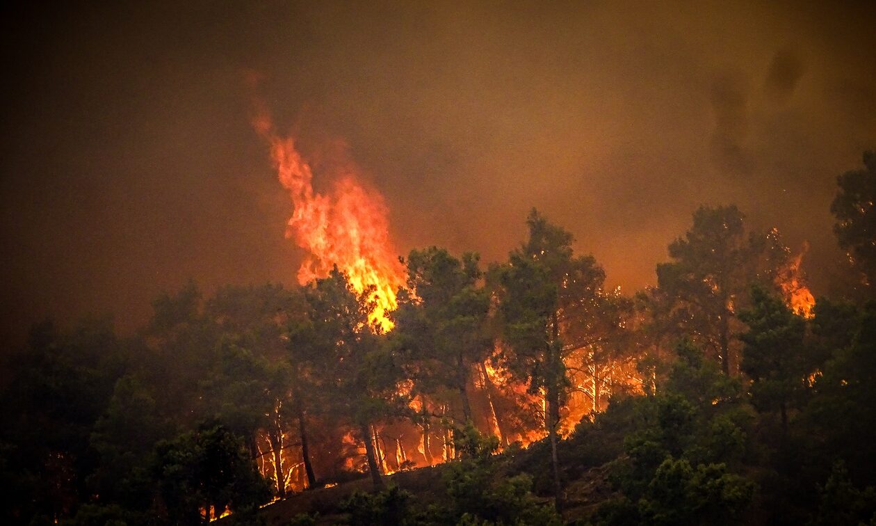 Πυροσβεστική: Ρόδος και Κέρκυρα τα σοβαρότερα πύρινα μέτωπα – «Διανύουμε τις δυσκολότερες ημέρες»