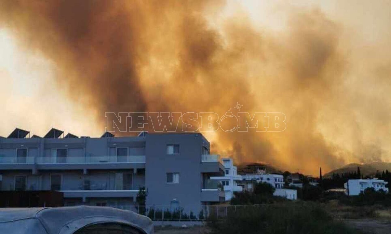Καύσωνας, μηδενική υγρασία και άνεμοι δημιουργούν εκρηκτικό «κοκτέιλ» για πυρκαγιές
