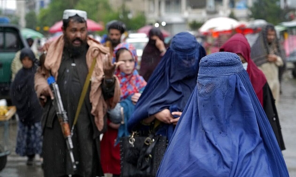 Στο «μικροσκόπιο των Ταλιμπάν η γραβάτα: Είναι… χριστιανικό σύμβολο και πρέπει να απαγορευτεί