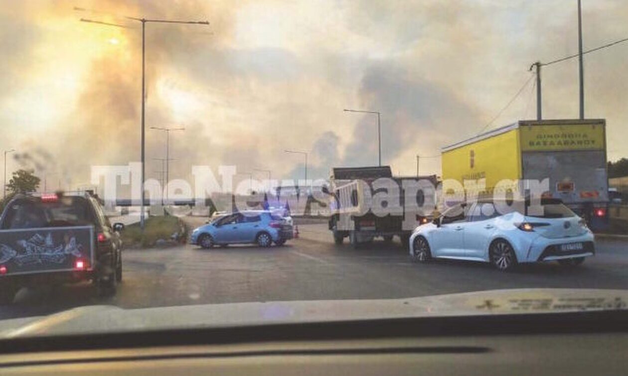 Κλειστή η εθνική οδός Βόλου – Λάρισας λόγω της πυρκαγιάς