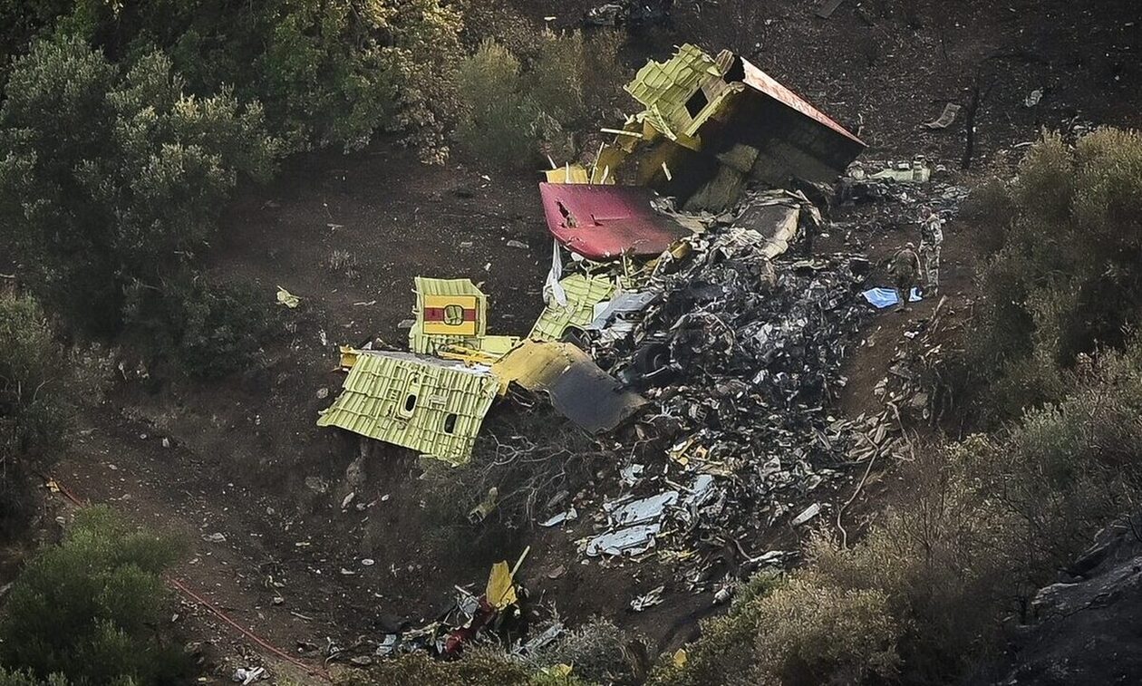Πτώση Canadair στην Κάρυστο: «Ο πλωτήρας ίσως να παρέσυρε το πηδάλιο κλίσεως»