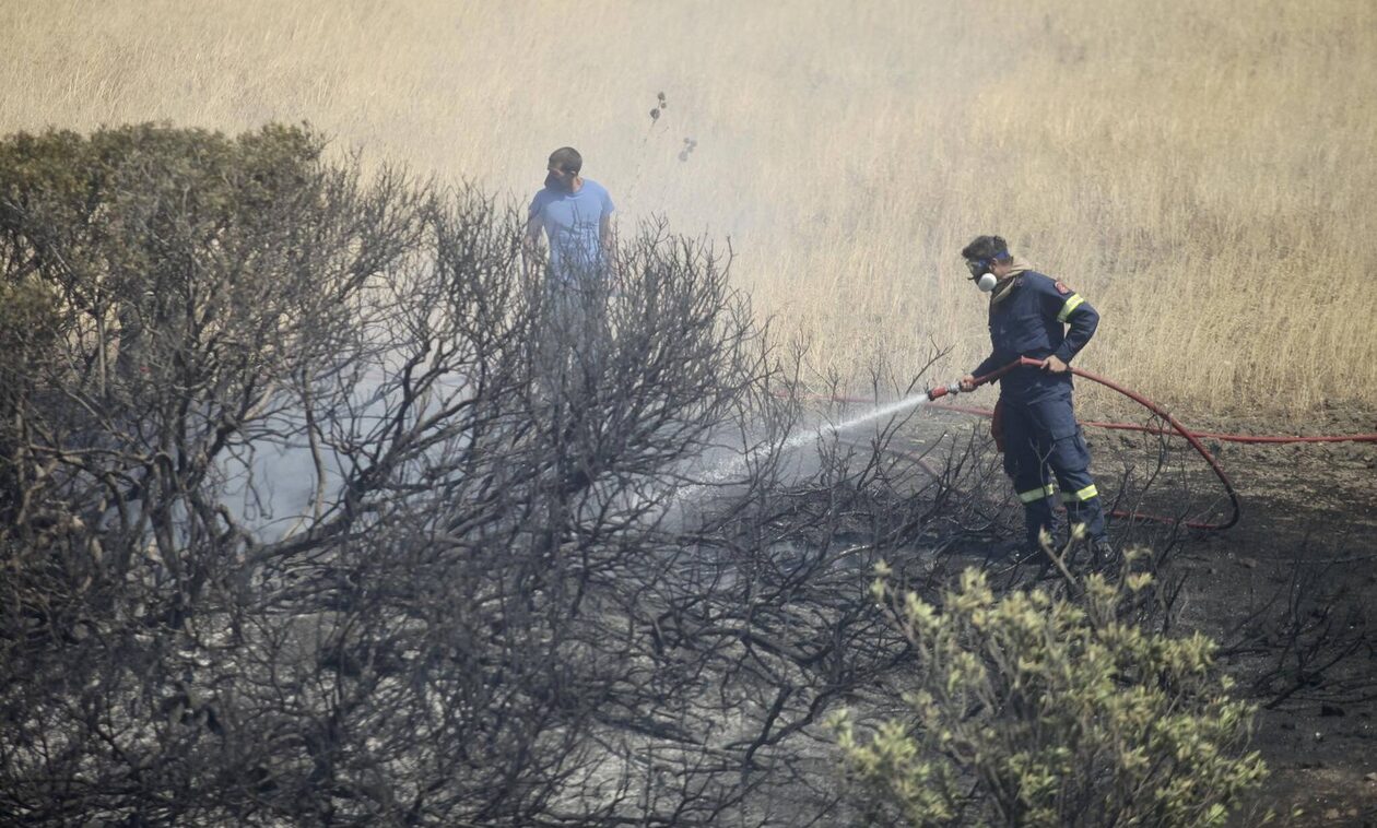 Φωτιά στη Ρόδο: Μήνυμα του «112» – Αίρειται ο κίνδυνος για τρεις οικισμούς