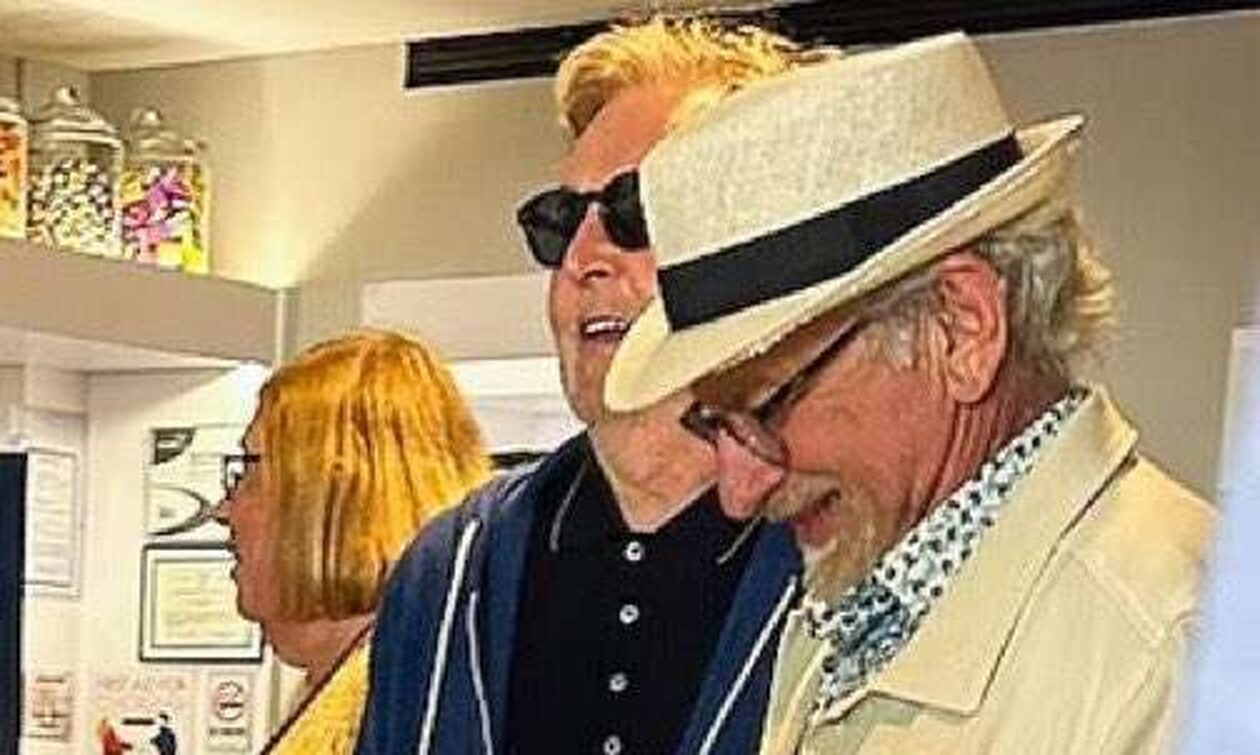 Στίβεν Σπίλμπεργκ και Πολ ΜακΚάρτνεϊ είδαν μαζί το «Oppenheimer» του Κρίστοφερ Νόλαν