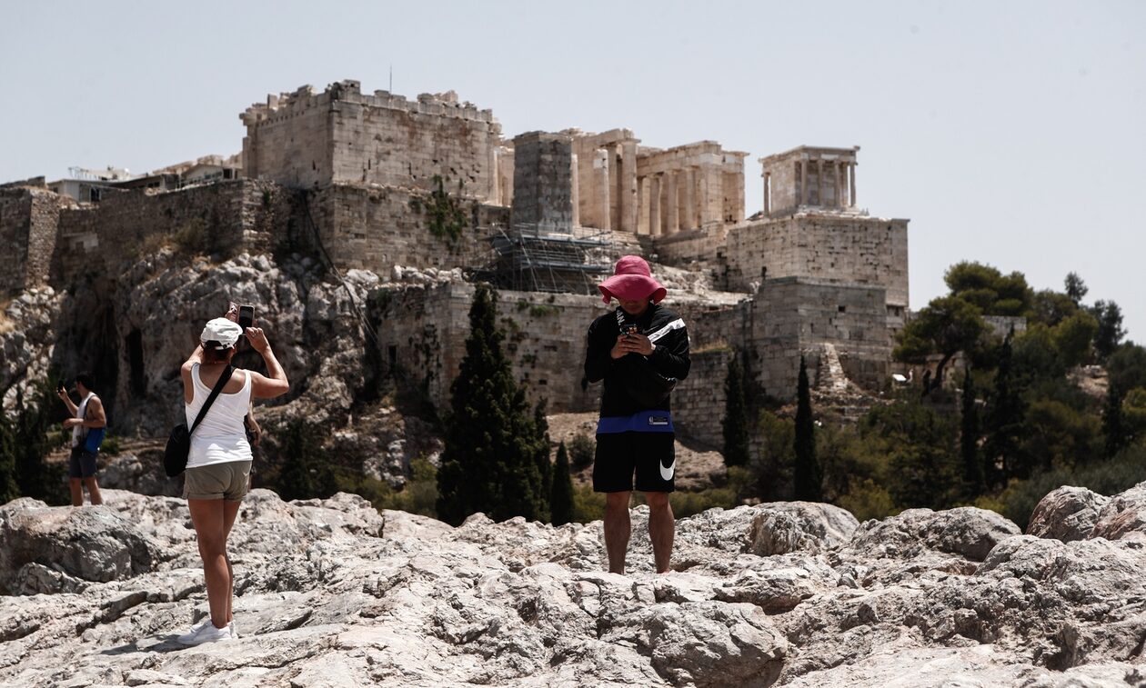 ΥΠΠΟ: Προσοχή στις διαφημίσεις παραπλάνησης – Υπόσχονται «skip the line» για την Ακρόπολη
