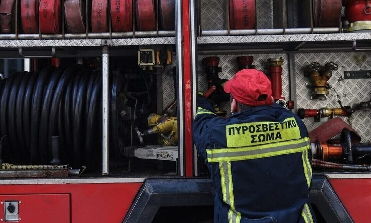 Φωτιά σε υπόγειο χώρο κτηρίου στη Φυλή Αττικής