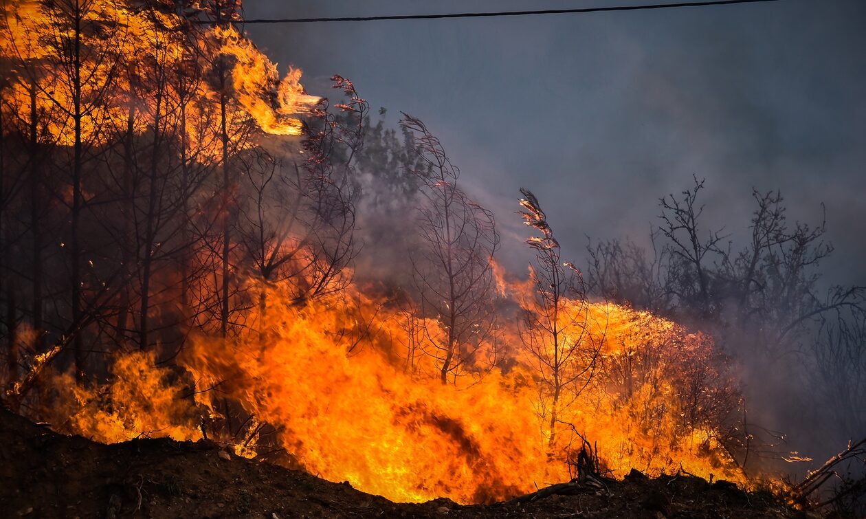 Φωτιά: Πού υπάρχει πορτοκαλί συναγερμός για πυρκαγιές αύριο Δευτέρα – Ο χάρτης