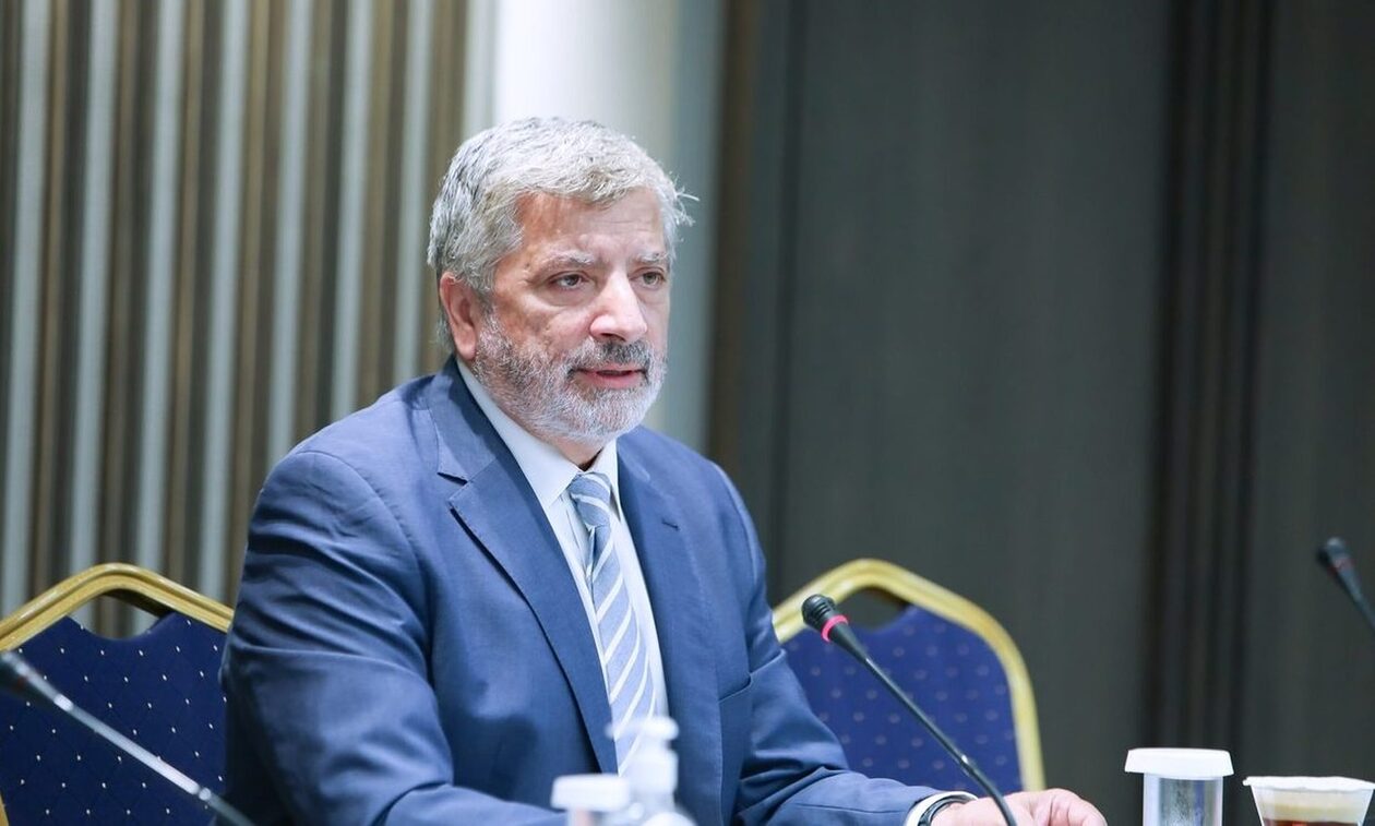 Γιώργος Πατούλης: Επιχείρηση τόνωσης του ηθικού, ενώ κρατά κλειστά τα χαρτιά του