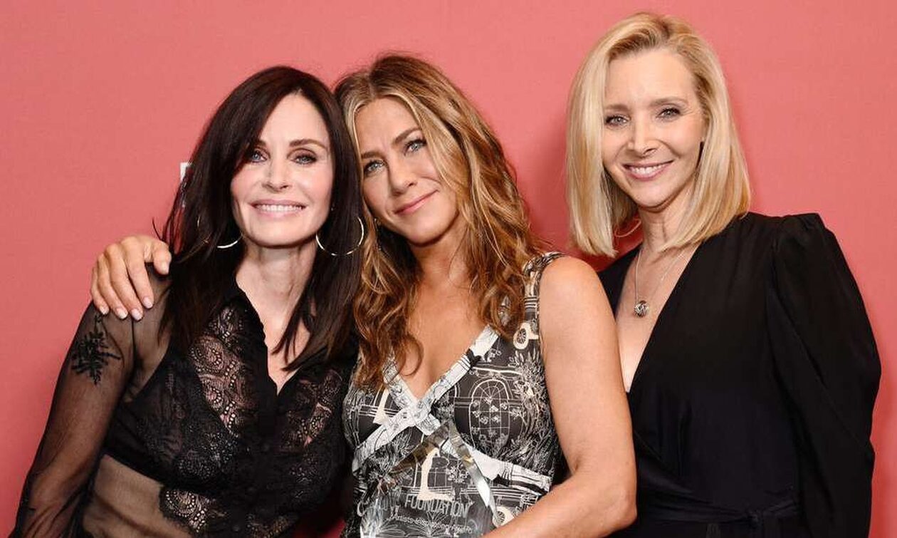 Τζένιφερ Άνιστον και Κόρτνεϊ Κοξ εύχονται χρόνια πολλά στην Λίζα Κούντροου που «έκλεισε» τα 60