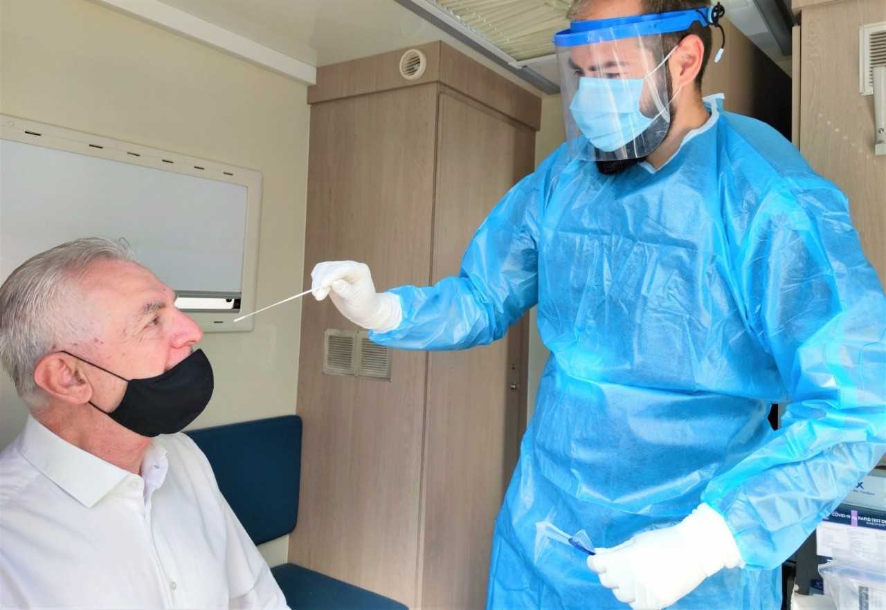 Εκτόξευση της παραλλαγής Eris στην Κρήτη: Φόβους για επικράτηση στην υπόλοιπη Ελλάδα