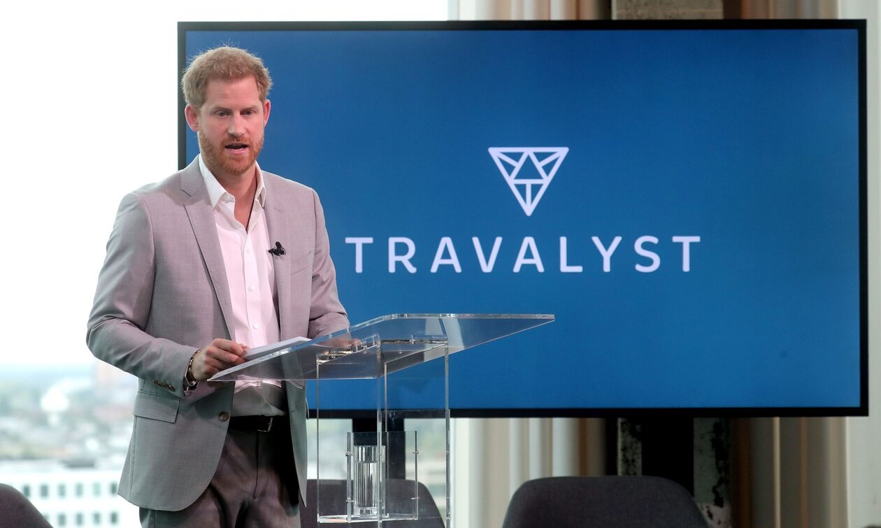 Χάρι: Του γυρίζουν την πλάτη και οι συνεργάτες του – Τον… ξέχασαν σε ανακοίνωση της Travalyst