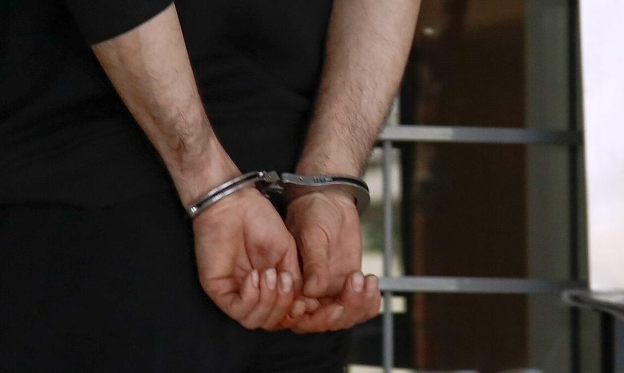 Θεσσαλονίκη: Ποινή φυλάκισης σε 50χρονο που κυκλοφορούσε σε πάρκο της με αυτοσχέδιο σπαθί