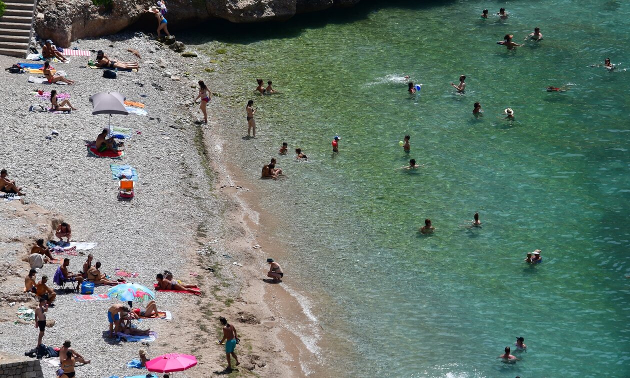 «Βράζουν» οι ελληνικές θάλασσες – «4 βαθμούς πάνω από το κανονικό οι θερμοκρασίες»