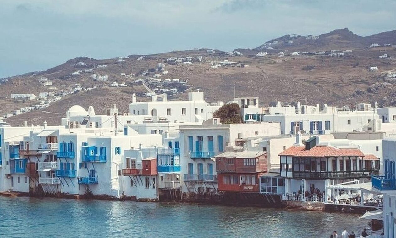 «Εγδυσαν» κροίσους σε βίλες στη Μύκονο