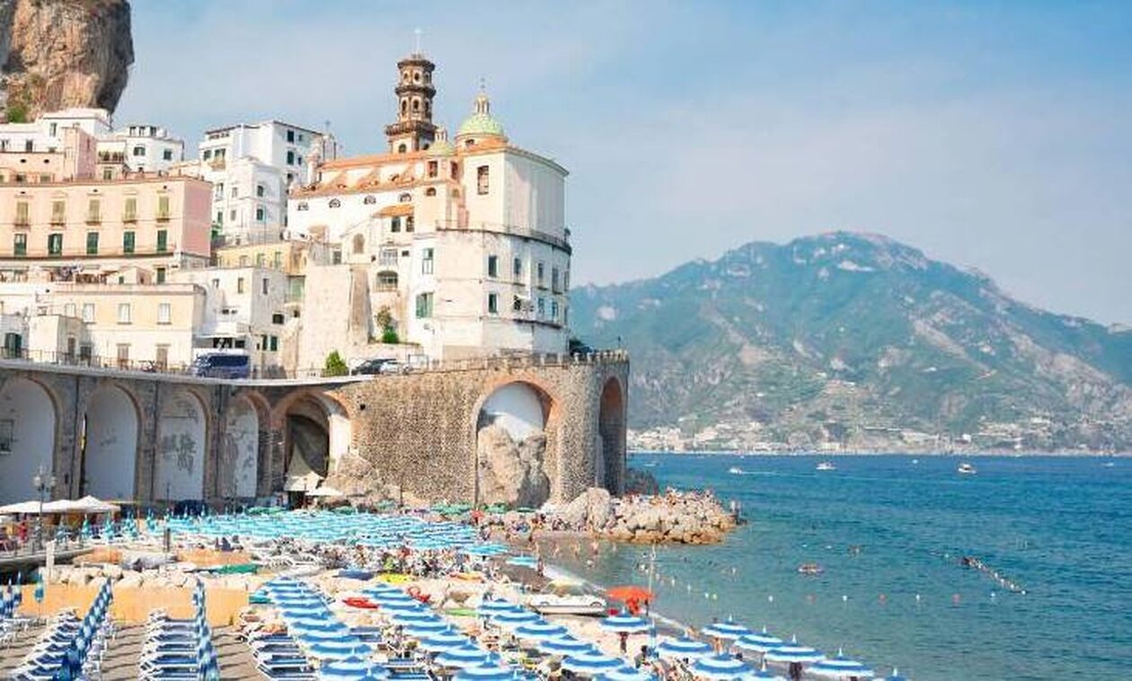 Ιταλία: Απλησίαστες οι τιμές στις πλαζ