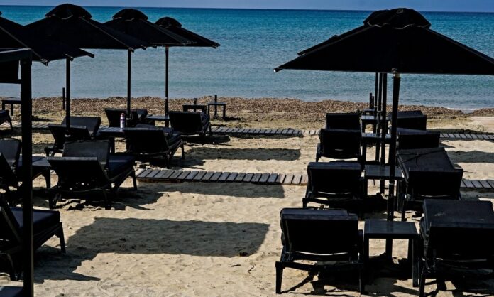 1455033-paralia-ksaploxtres.jpg