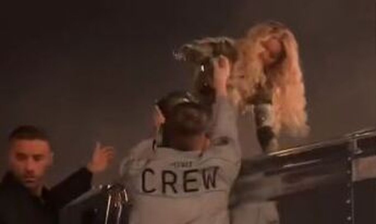 Μπιγιονσέ: Χαμός με το βίντεο που δείχνει σεκιουριτά να την «θωπεύει»