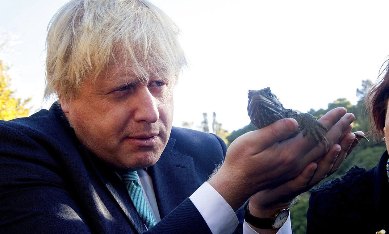 Μπόρις Τζόνσον ο οικολόγος: Ορκίζεται να προστατεύσει πάση θυσία τις σαλαμάνδρες στον κήπο του