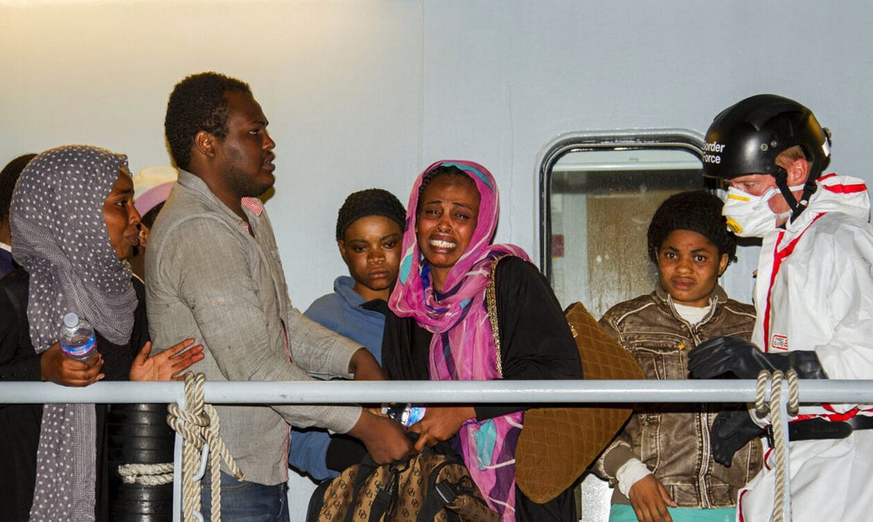 Iταλία: Ένας νεκρός, δύο αγνοούμενοι σε ναυάγιο μεταναστών στα ανοιχτά της Λαμπεντούζα