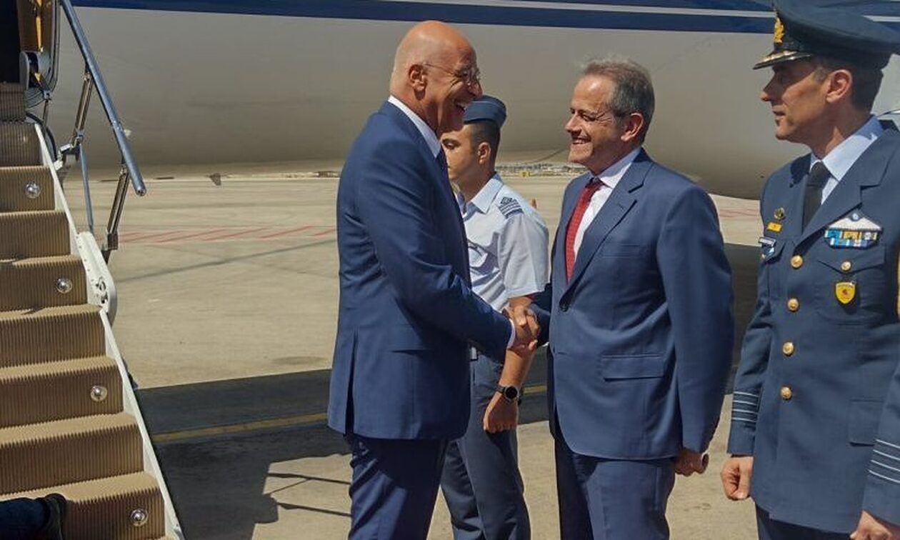 Στο Ισραήλ ο Νίκος Δένδιας – Τι θα συζητήσει με τον ομόλογό του, Γιοάβ Γκαλάντ