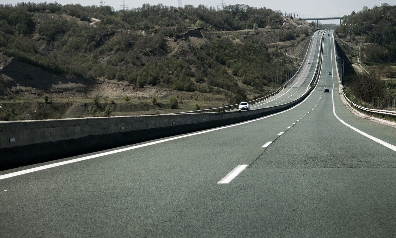 Βίντεο ντοκουμέντο: Οχήματα διακινητών κινούνται ανάποδα στην Εγνατία Οδό