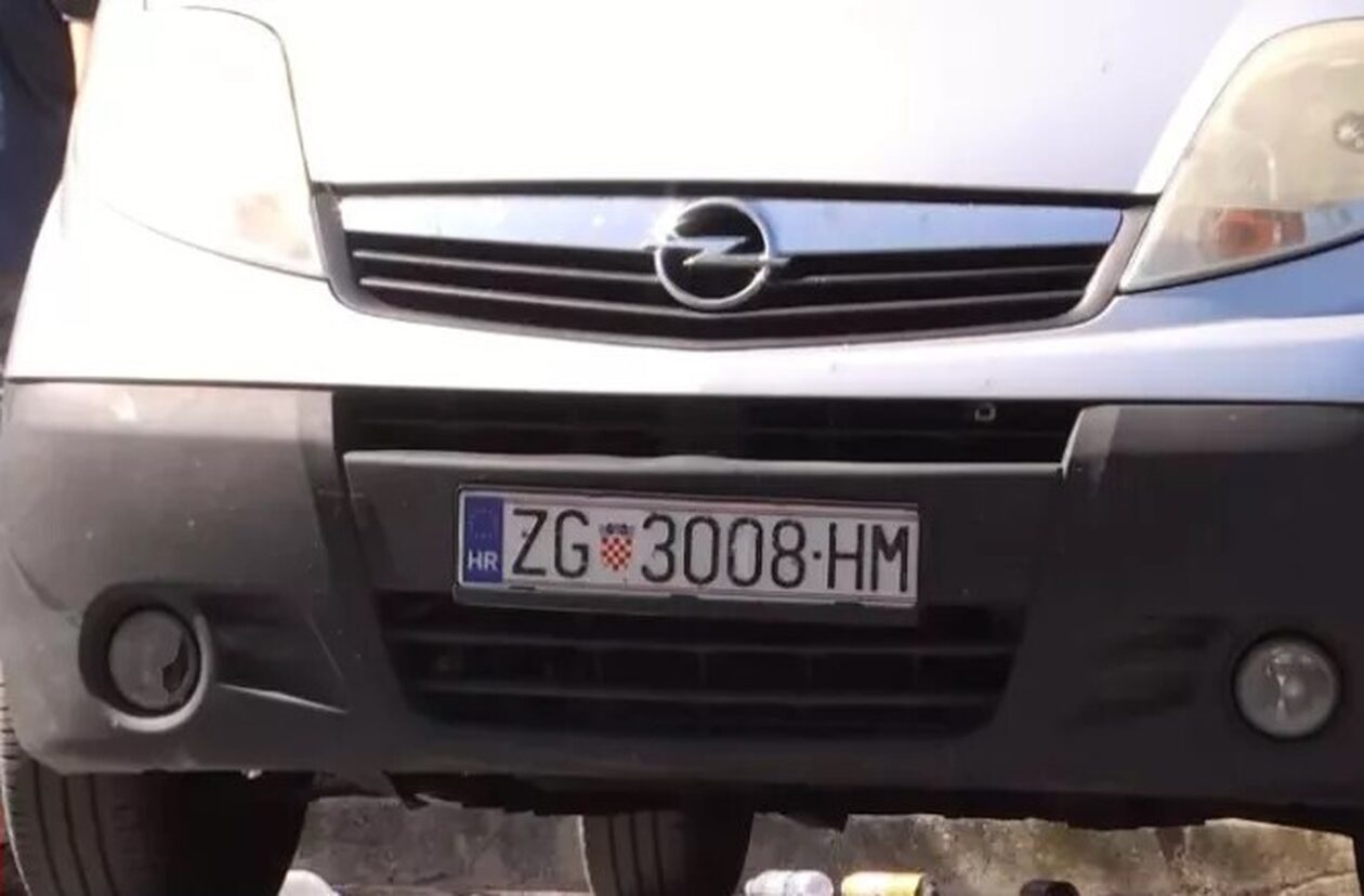 Νέα Φιλαδέλφεια: Αρνείται την εμπλοκή του ο ιδιοκτήτης των βαν – Δεν ήξερε ότι έρχονται Ελλάδα