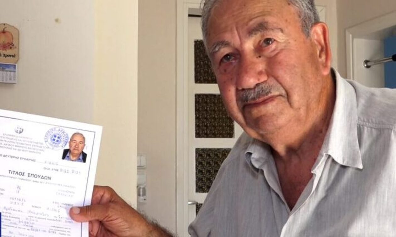 Κιλκίς: Πήρε το απολυτήριο Γυμνασίου στα 83 του και συνεχίζει – Πώς έλαβε την απόφαση