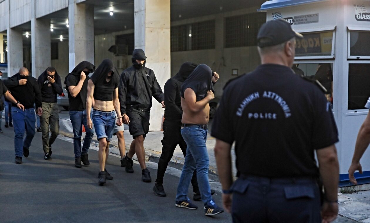 Νέα Φιλαδέλφεια: Σύλληψη ακόμη 5 Κροατών χούλιγκαν για τη δολοφονία του Μιχάλη Κατσουρή