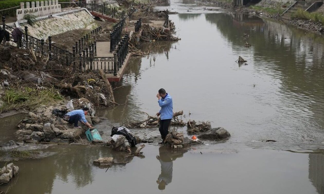 Τραγωδία στην Κίνα – 33 νεκροί, 18 αγνοούμενοι από τις καταρρακτώδεις βροχές