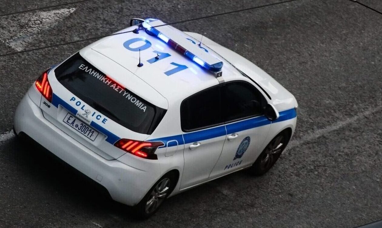 Μεσολόγγι: Πώς οι αστυνομικοί έσωσαν την 4χρονη που ξέχασε ο πατέρας της στο αυτοκίνητο