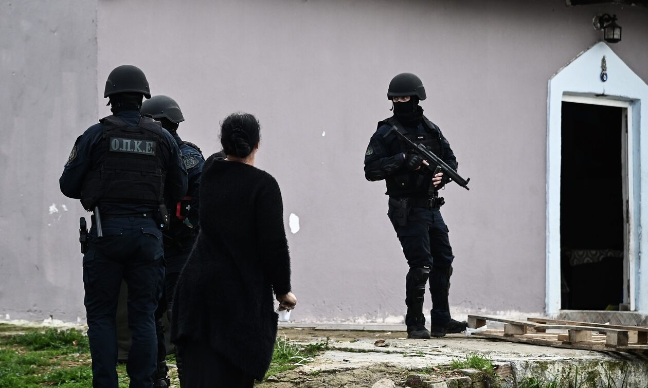 Σοκαριστική καταγγελία από αστυνομικούς: «Άνδρες της ΟΠΚΕ ελέγχθηκαν για… το ξύρισμα»