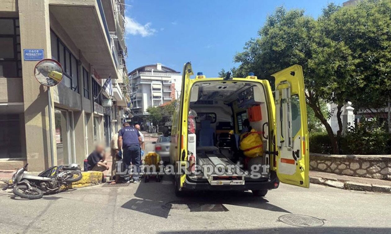 Λαμία: Τροχαίο με μηχανάκι σε επικίνδυνη διασταύρωση (vid)