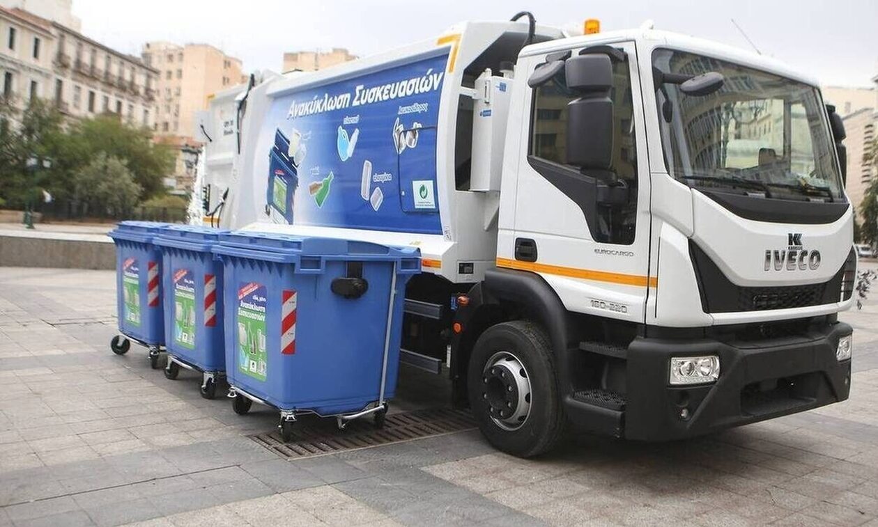 «Έξυπνη» ανακύκλωση στις πλαζ Βουλιαγμένης και Βάρκιζας