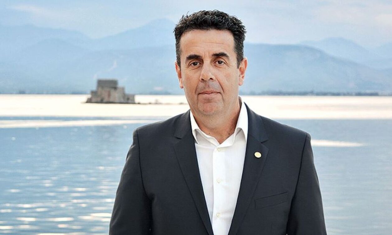 Νέα Δημοκρατία: Δεν είναι μέλος μας ο δήμαρχος Ναυπλιέων, Δημήτρης Κωστουρός