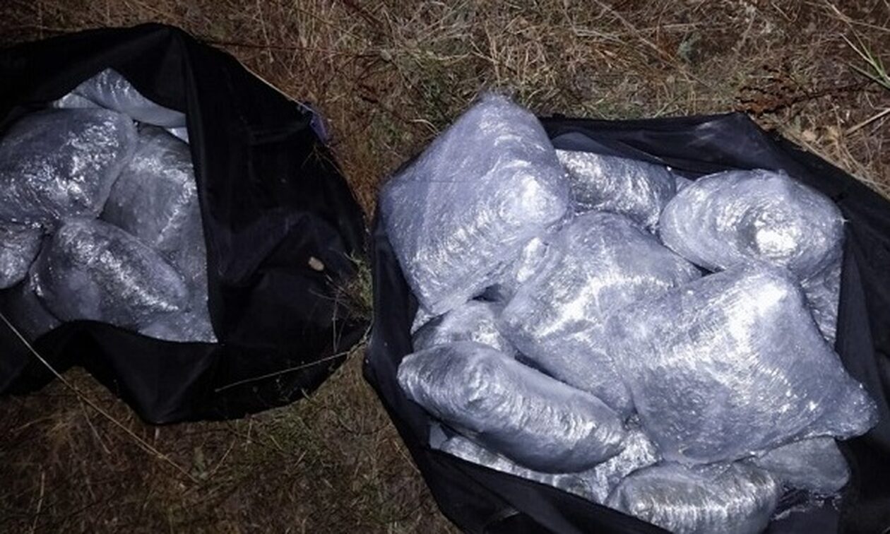Κιλκίς: Αλβανοί προσπάθησαν να εισάγουν στην Ελλάδα σάκους που δεν είχαν ρούχα αλλά… 38 κιλά χασίς