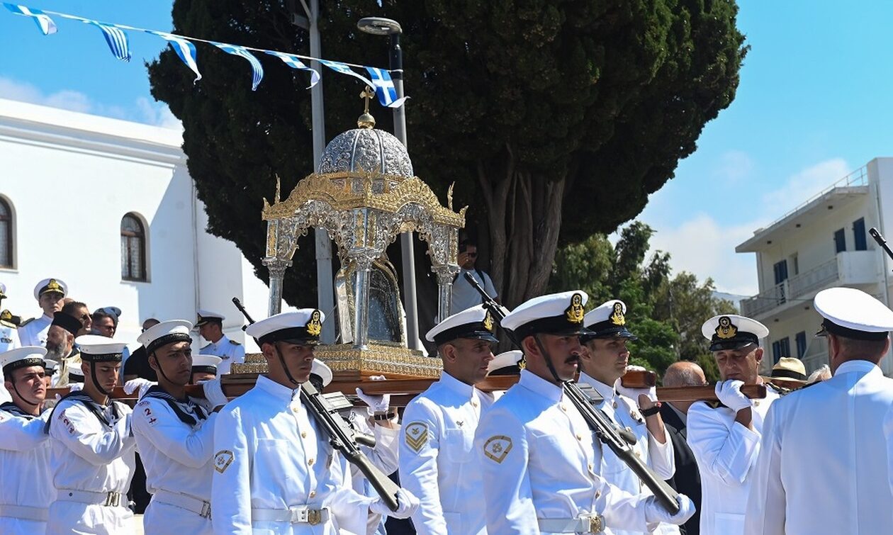 Εορτασμός Κοιμήσεως της Θεοτόκου: Τα μηνύματα της πολιτειακής και πολιτικής ηγεσίας