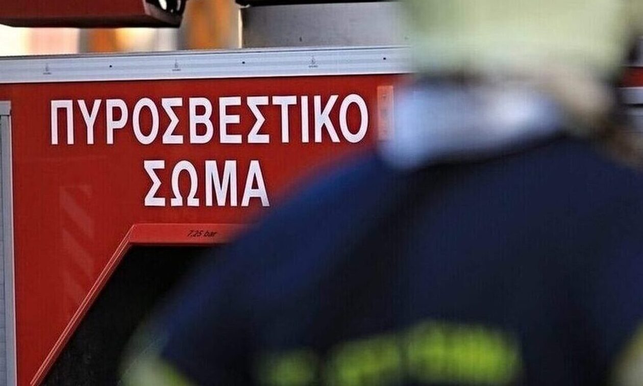 Αχαΐα: Αυτοκίνητο «λαμπάδιασε» στην Εθνική Οδό – Επιχείρηση της Πυροσβεστικής