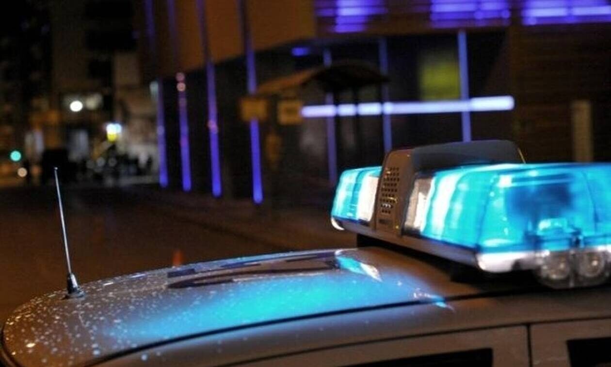 Αίγιο: Έριξαν μολότοφ σε είσοδο πολυκατοικίας