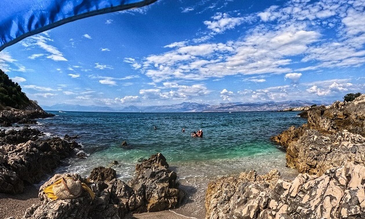 Ποιες είναι οι πιο καθαρές παραλίες της Αττικής:  Διαδραστικός χάρτης
