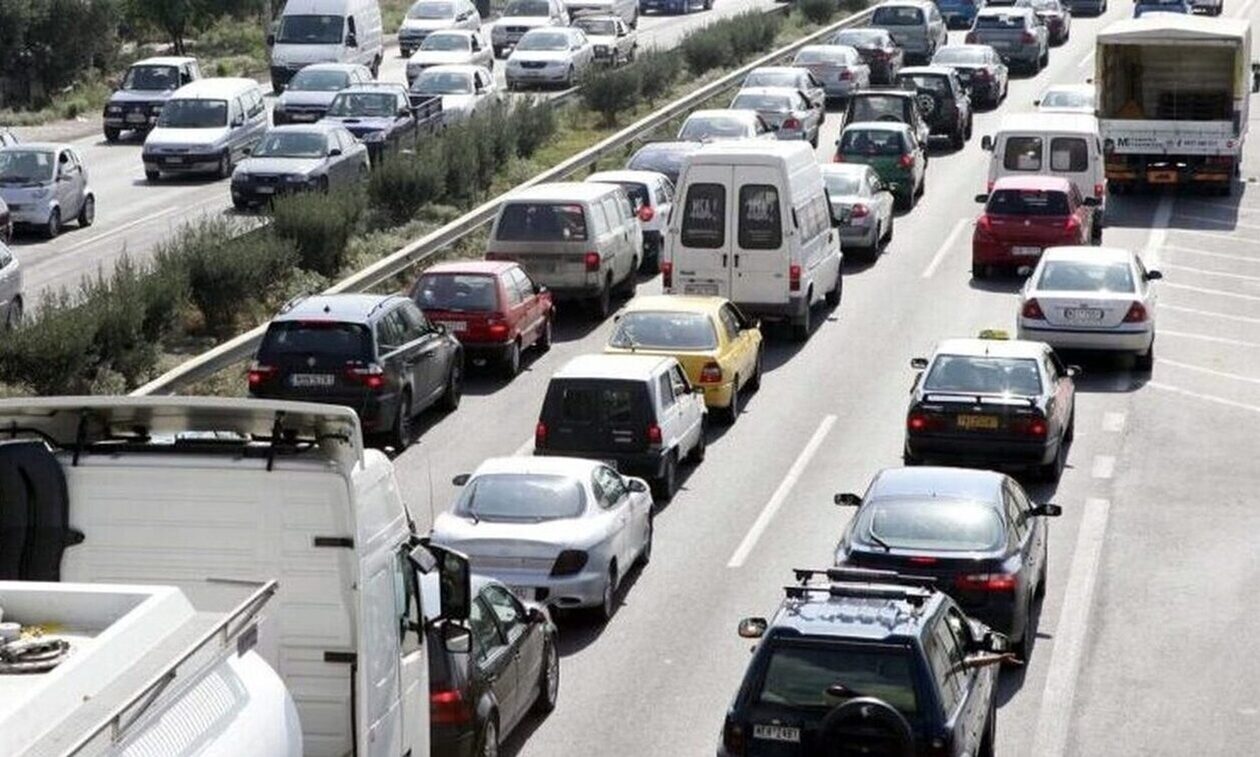 Καραμπόλα έξι οχημάτων στην Ε.Ο. Αθηνών-Λαμίας – Καθυστερήσεις από τη Νέα Ερυθραία