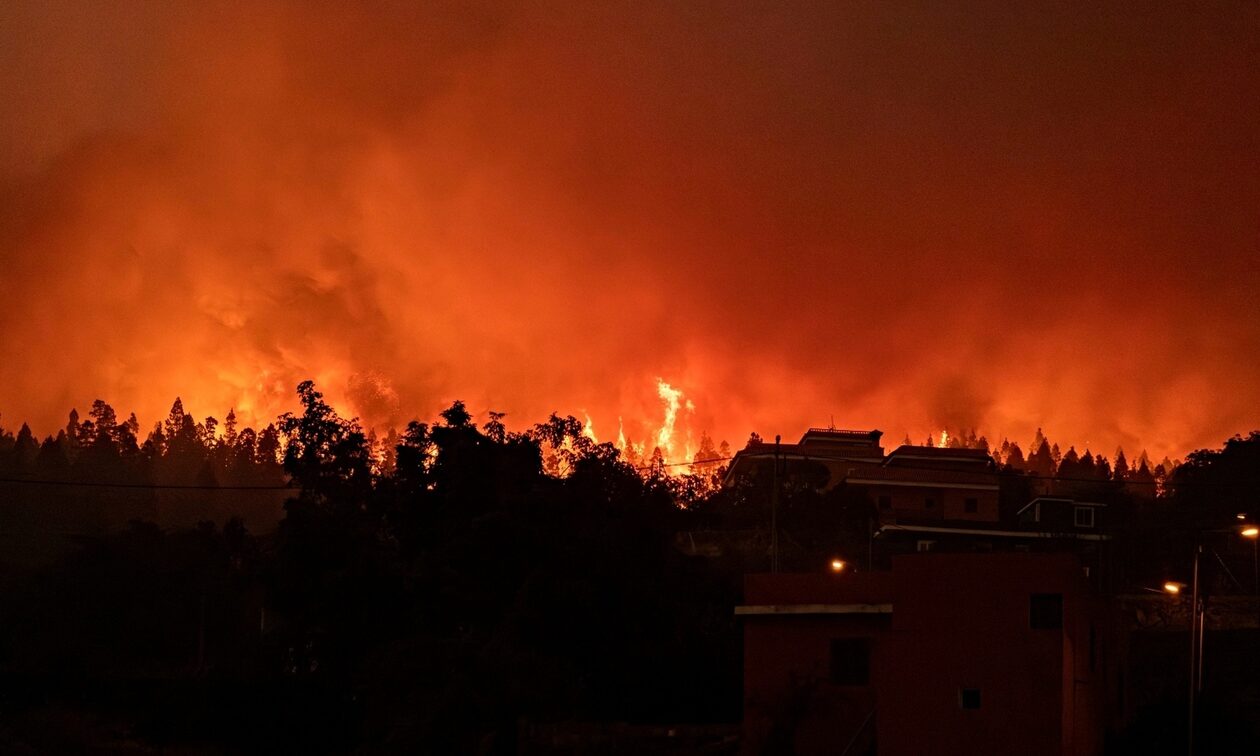 Ισπανία: Η φωτιά στην Τενερίφη οφείλεται σε εμπρησμό, σύμφωνα με τις Αρχές