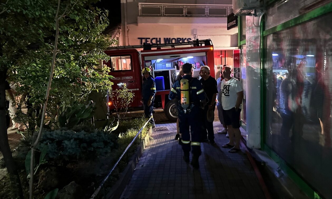 Κομοτηνή: Φωτιά σε γραφεία στο κέντρο της πόλης