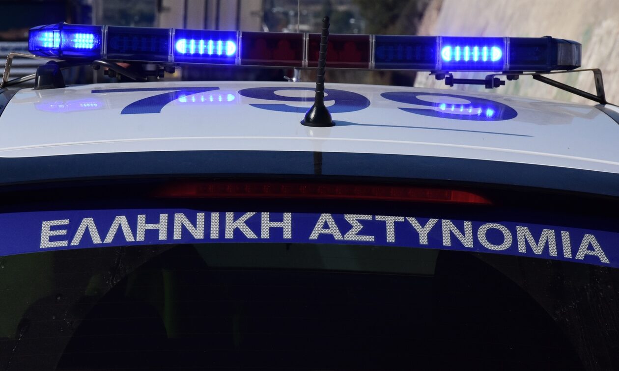 Αιματηρό επεισόδιο στην Ερμού: Ένας τραυματίας από επίθεση με μαχαίρι