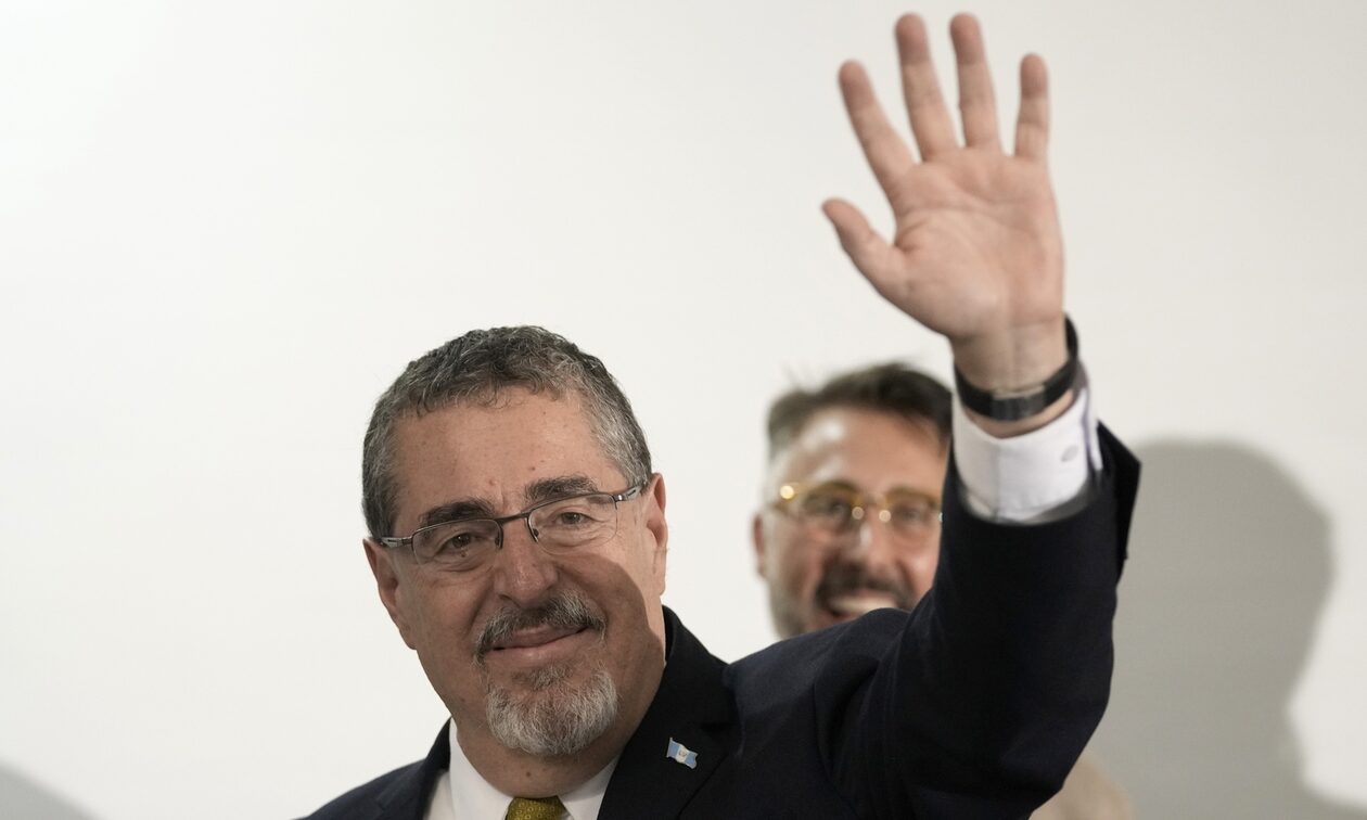 Γουατεμάλα: Ο Μπερνάρντο Αρέβαλο νέος πρόεδρος