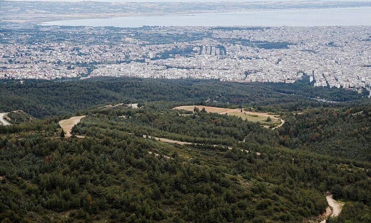 Απαγόρευση κυκλοφορίας μέχρι τα μεσάνυχτα στο Σέιχ Σου, λόγω κινδύνου πρόκλησης πυρκαγιάς